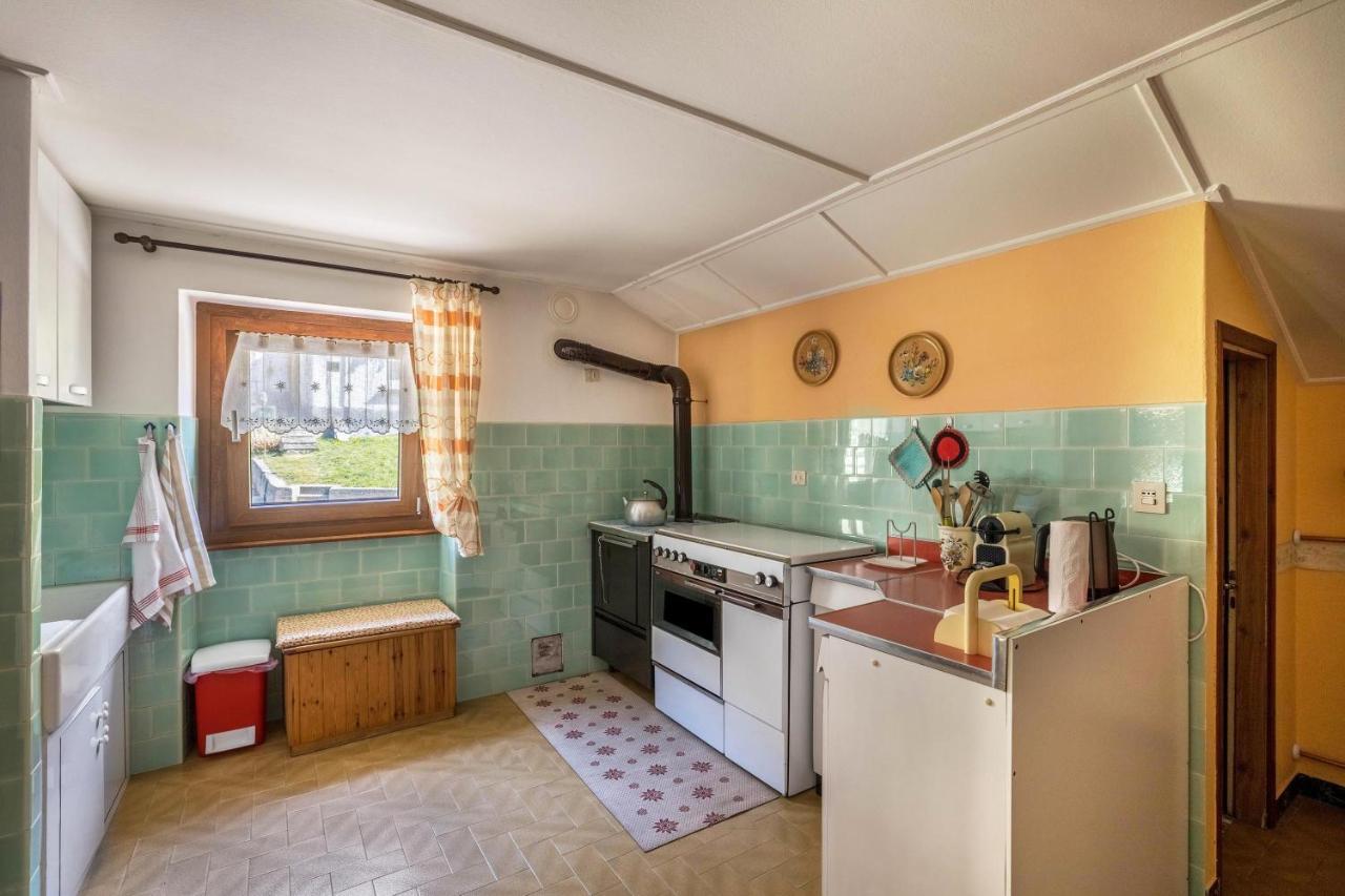 Ferienwohnung La Mansarda Di Chiara E Silvio Trasquera Exterior foto